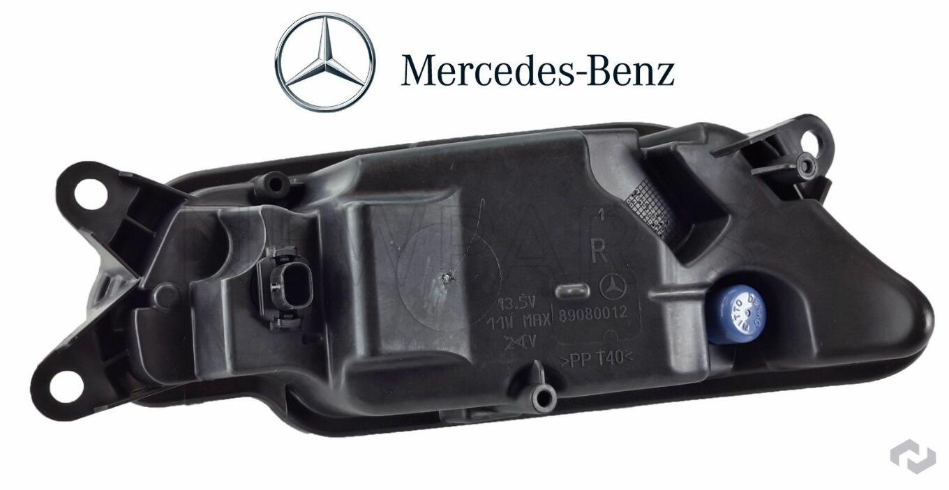 Mercedes Daytime Running Light - Passenger Side (LED) 2128200856